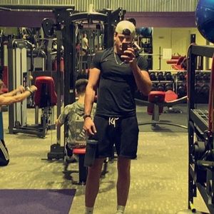 Meet your Posher, Max